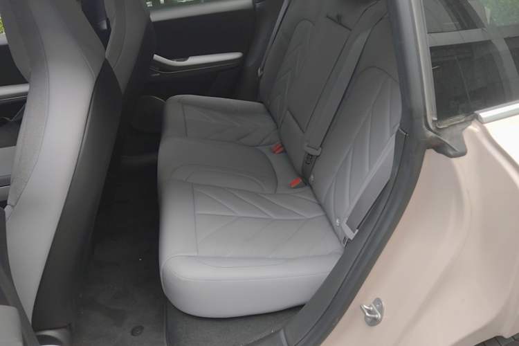 Used Nio ET5T 2025 75 kWh Touring Left Rear Seat