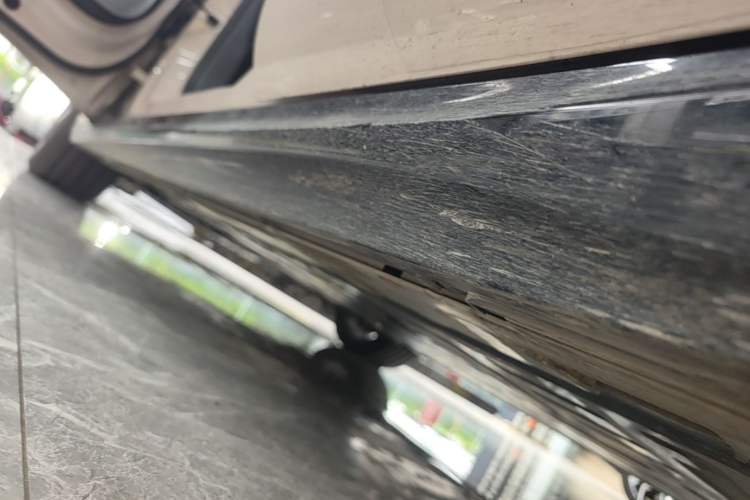 Used Nio ET5T 2025 75 kWh Touring Left Side Sill