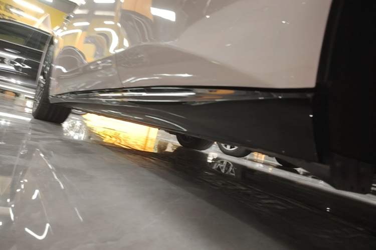 Used Nio ET5T 2025 75 kWh Touring Left Side Sill