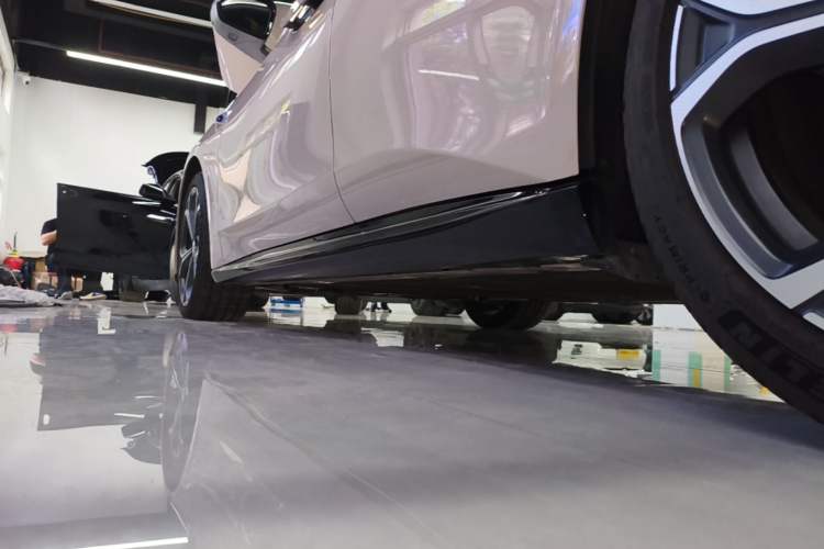 Used Nio ET5T 2025 75 kWh Touring Left Side Sill