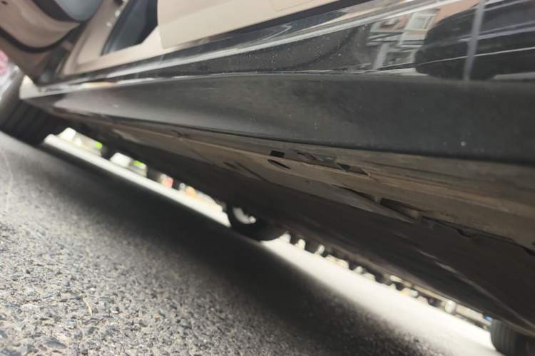Used Nio ET5T 2025 75 kWh Touring Left Side Sill