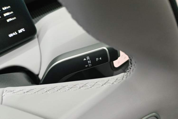 Used Nio ET5T 2025 75 kWh Touring Gear Lever