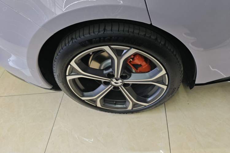 Used Nio ET5T 2025 75 kWh Touring Right Rear Wheel Hub
