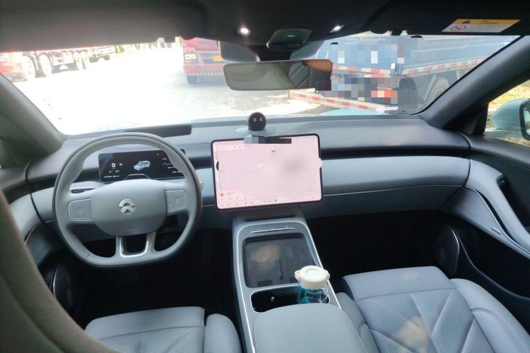 Used Nio ET5T 2025 75 kWh Touring Center Console