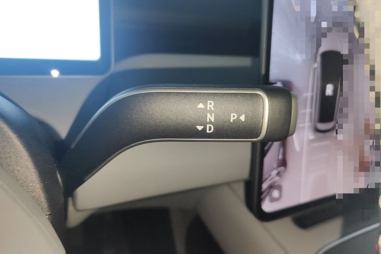 Used Nio ET5T 2025 75 kWh Touring Gear Lever