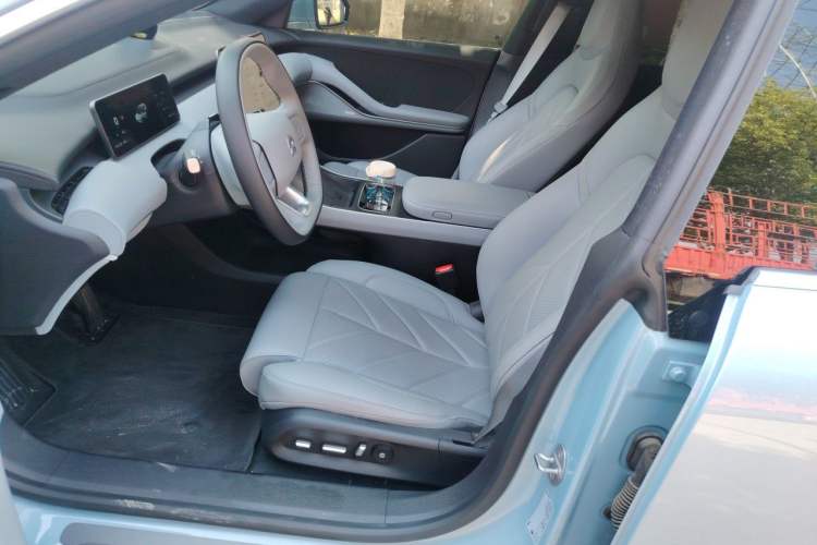 Used Nio ET5T 2025 75 kWh Touring Left Front Seat