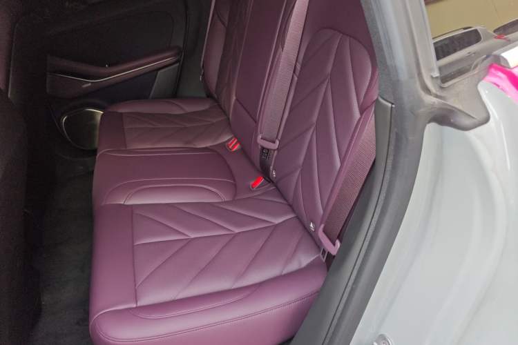 Used Nio ET5T 2025 75 kWh Touring Left Rear Seat