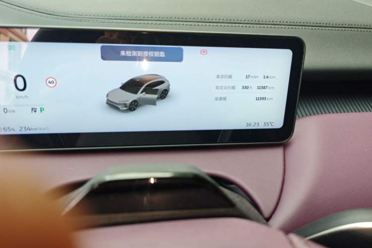 Used Nio ET5T 2025 75 kWh Touring Odometer Close Up