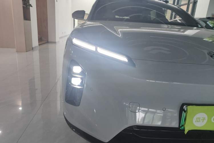 Used Nio ET5T 2025 75 kWh Touring Right Front Headlight