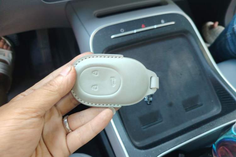 Used Nio ET5T 2025 75 kWh Touring Vehicle Key