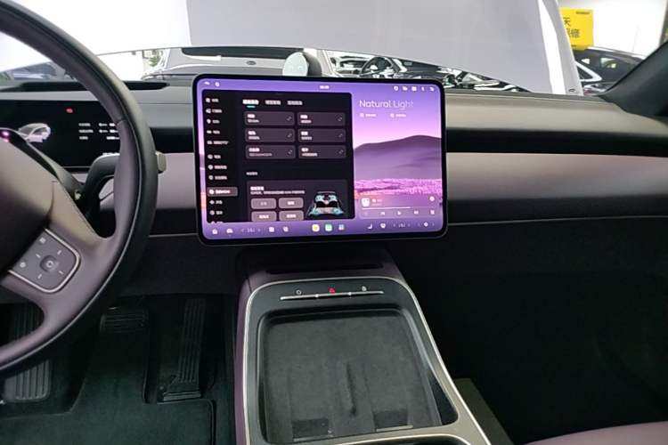 Used Nio ET5T 2025 75 kWh Touring Audio And AC Panel