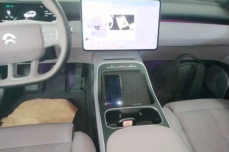 Used Nio ET5T 2025 75 kWh Touring Audio And AC Panel