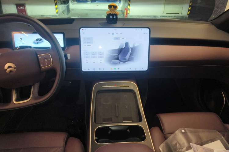 Used Nio ET5T 2025 75 kWh Touring Audio And AC Panel