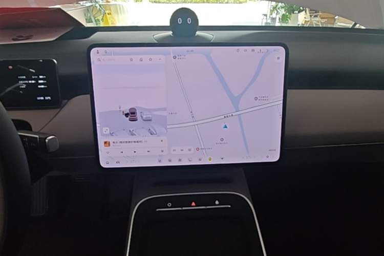 Used Nio ET5T 2025 75 kWh Touring Audio And AC Panel