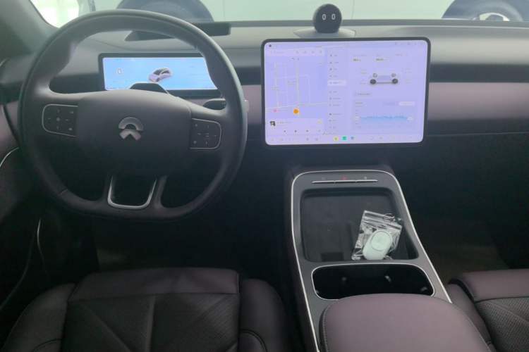 Used Nio ET5T 2025 75 kWh Touring Center Console