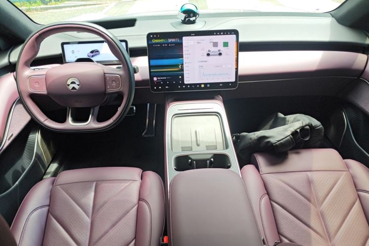 Used Nio ET5T 2025 75 kWh Touring Center Console