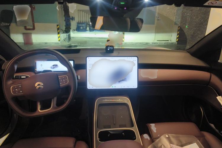 Used Nio ET5T 2025 75 kWh Touring Center Console