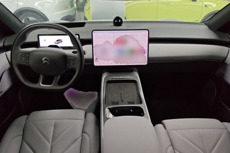 Used Nio ET5T 2025 75 kWh Touring Center Console