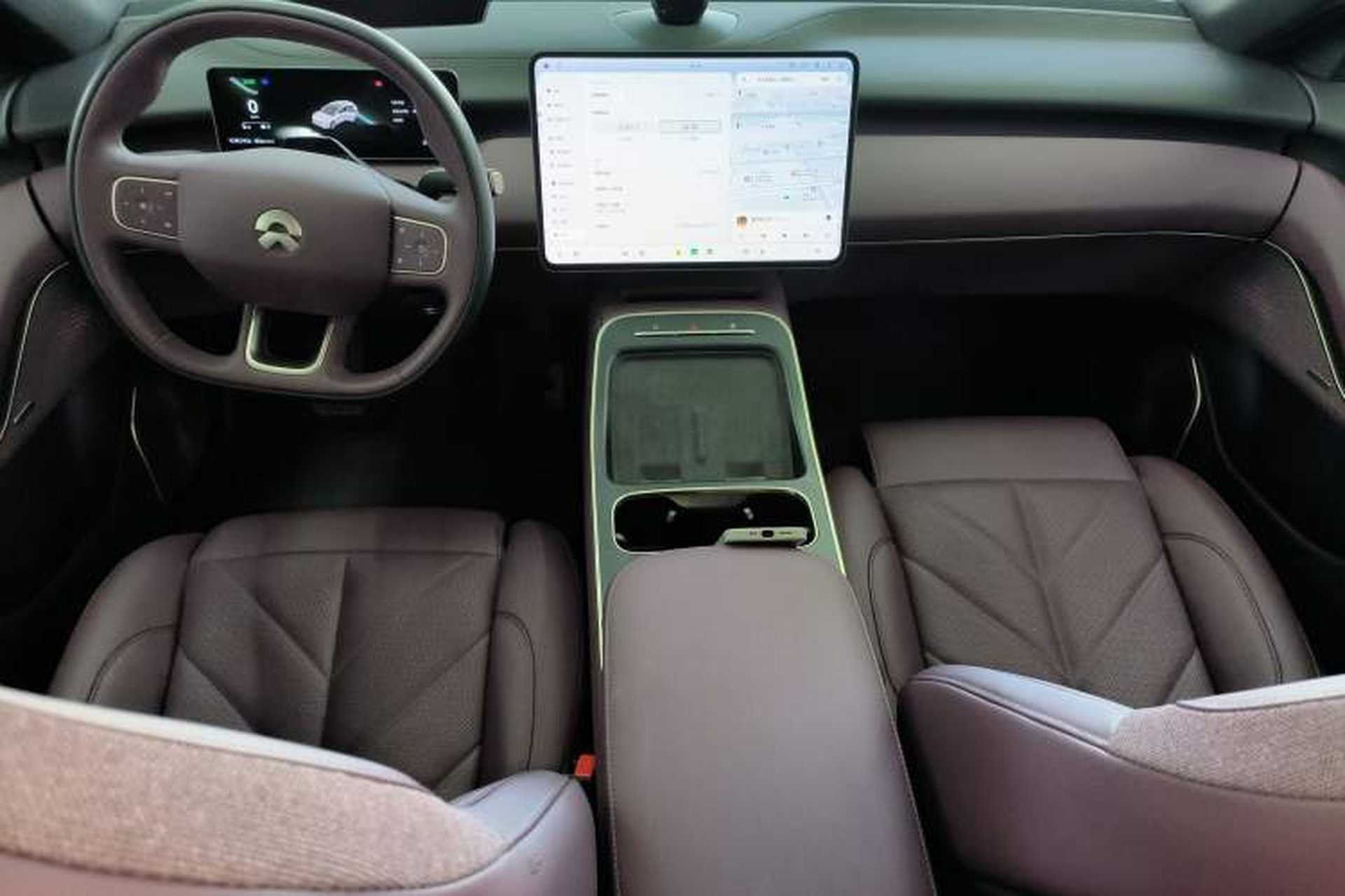 Used Nio ET5T 2025 75 kWh Touring Center Console