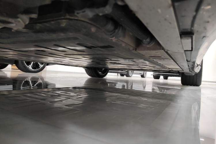 Used Nio ET5T 2025 75 kWh Touring Chassis Front Left
