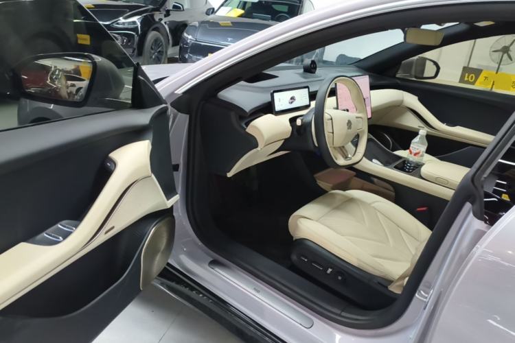 Used Nio ET5T 2025 75 kWh Touring Driver Seat