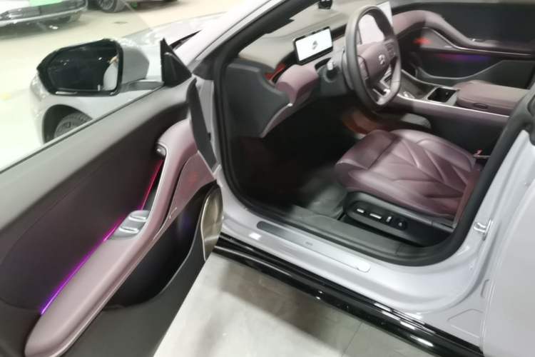 Used Nio ET5T 2025 75 kWh Touring Driver Seat