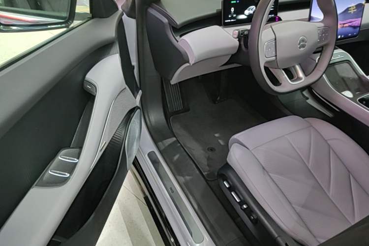 Used Nio ET5T 2025 75 kWh Touring Driver Seat