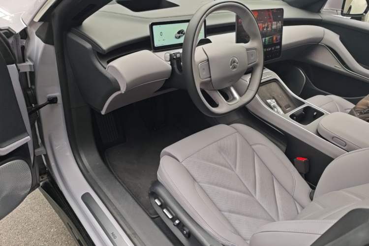 Used Nio ET5T 2025 75 kWh Touring Driver Seat