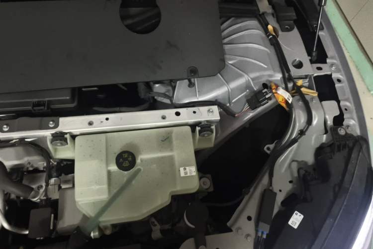 Used Nio ET5T 2025 75 kWh Touring Engine Bay Left