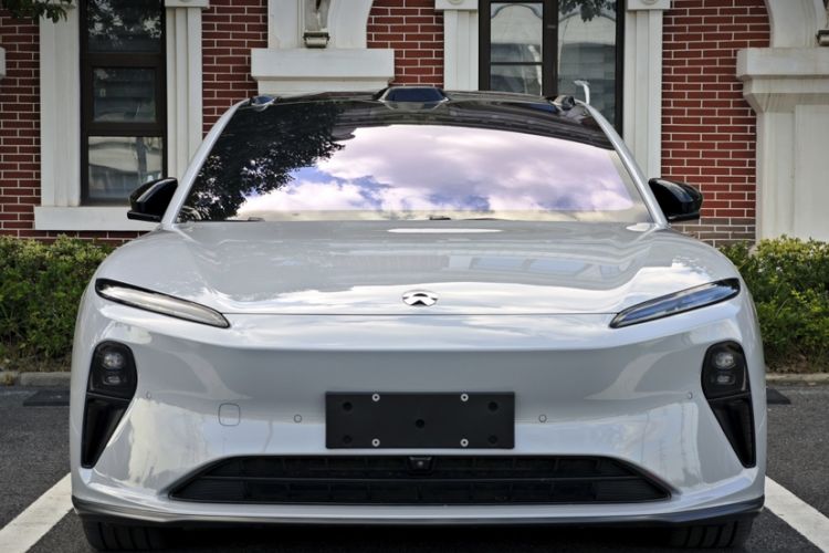 Used Nio ET5T 2025 75 kWh Touring Exterior 2