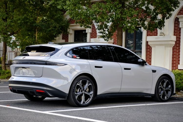 Used Nio ET5T 2025 75 kWh Touring Exterior 8