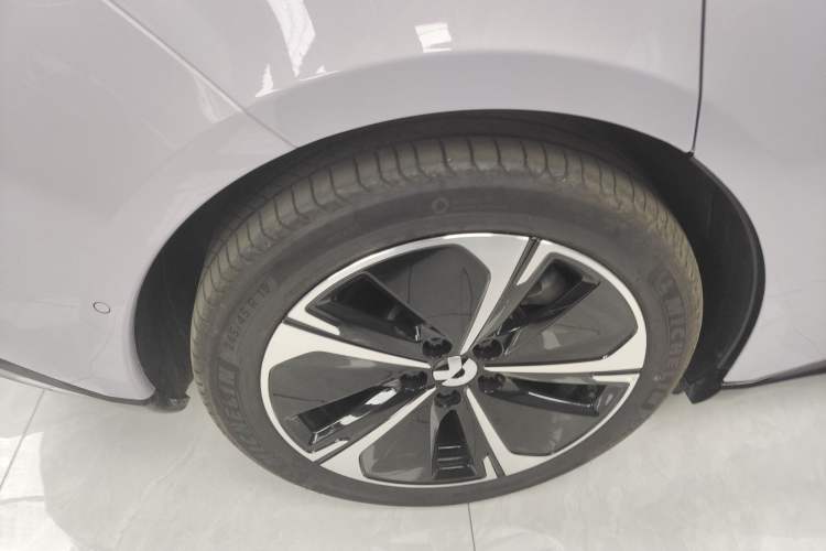 Used Nio ET5T 2025 75 kWh Touring Exterior 8
