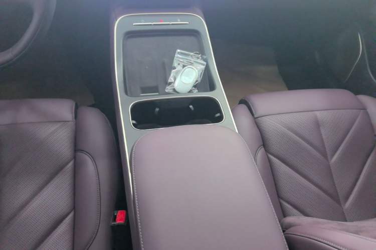 Used Nio ET5T 2025 75 kWh Touring Gear Lever