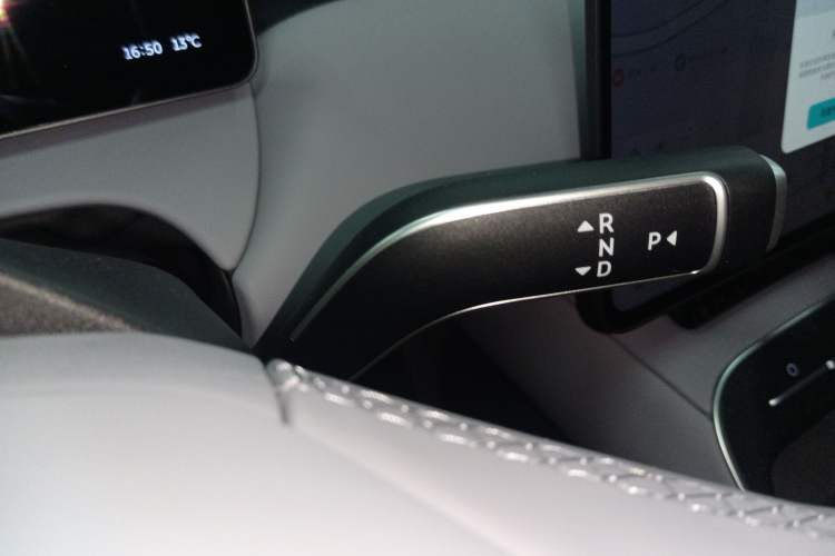 Used Nio ET5T 2025 100kWh Touring Gear Lever