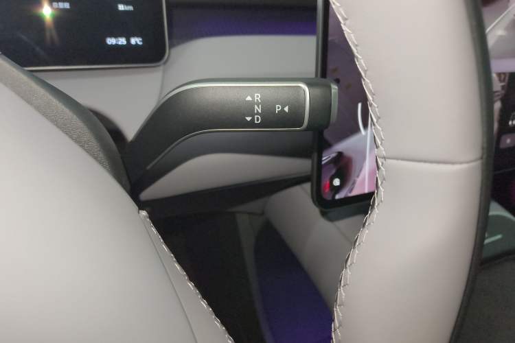 Used Nio ET5T 2025 100kWh Touring Gear Lever