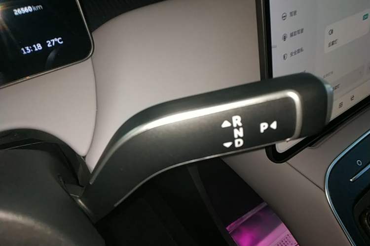 Used Nio ET5T 2025 75 kWh Touring Gear Lever