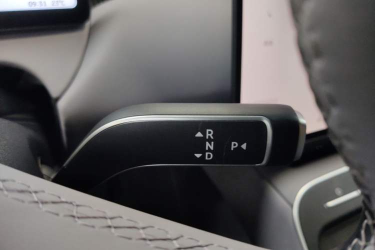 Used Nio ET5T 2025 75 kWh Touring Gear Lever