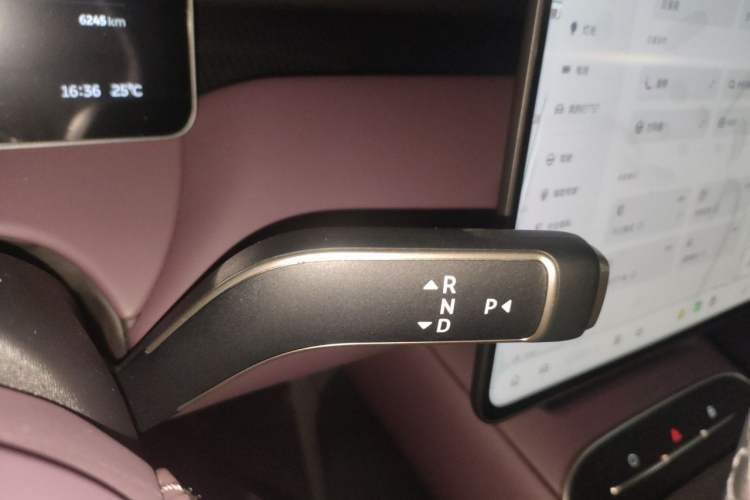 Used Nio ET5T 2025 75 kWh Touring Gear Lever
