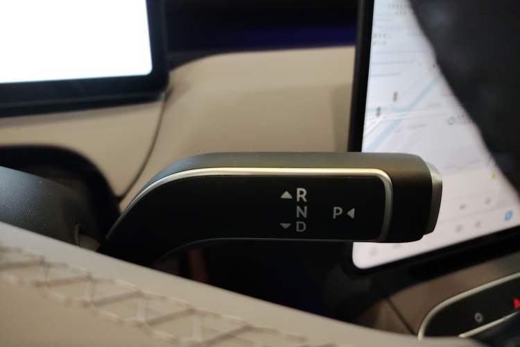 Used Nio ET5T 2025 75 kWh Touring Gear Lever