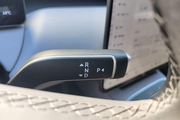 Used Nio ET5T 2025 75 kWh Touring Gear Lever