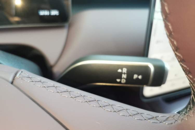 Used Nio ET5T 2025 75 kWh Touring Gear Lever