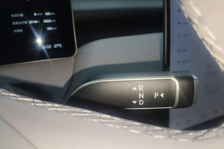 Used Nio ET5T 2025 100kWh Touring Gear Lever