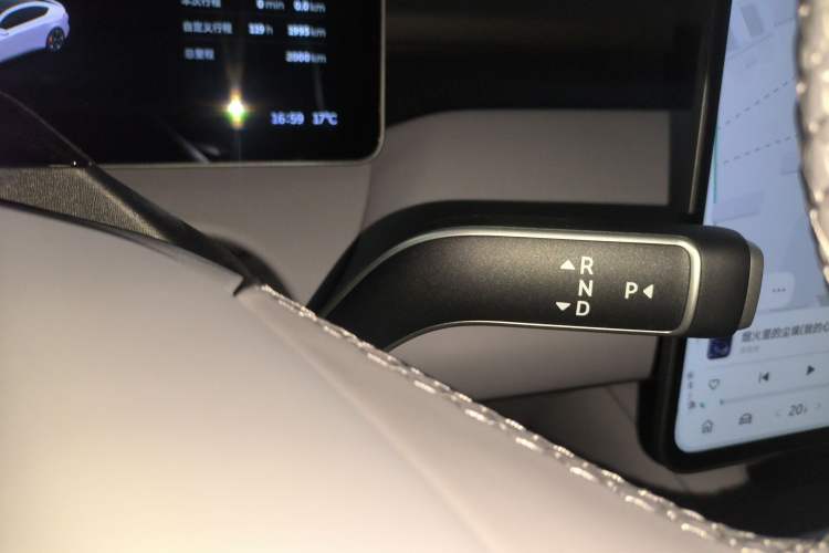 Used Nio ET5T 2025 75 kWh Touring Gear Lever