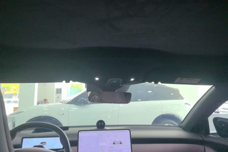 Used Nio ET5T 2025 75 kWh Touring Headliner