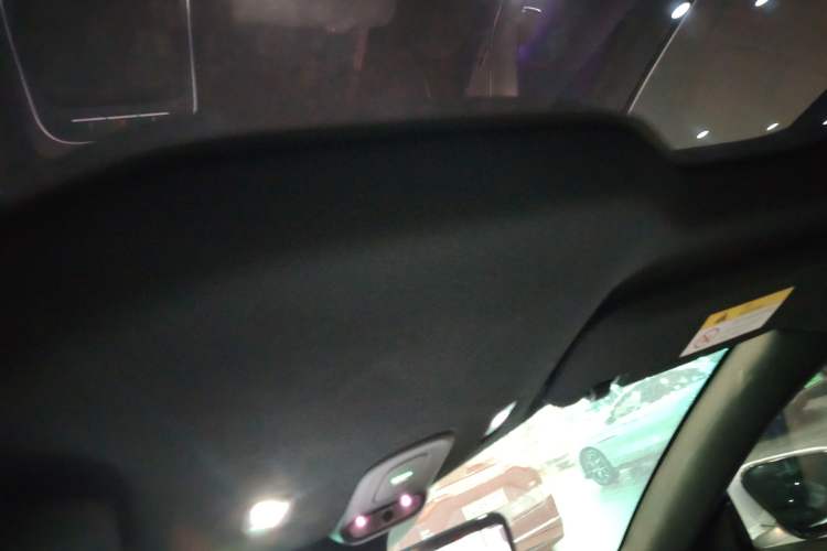 Used Nio ET5T 2025 75 kWh Touring Headliner