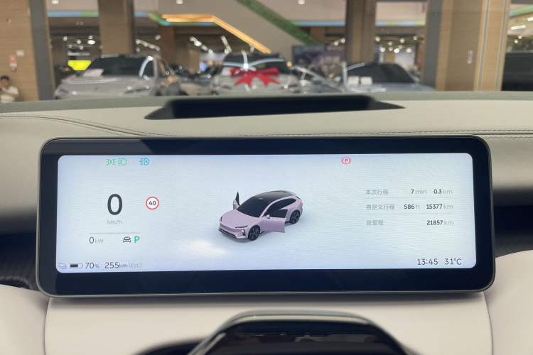 Used Nio ET5T 2025 75 kWh Touring Instrument Cluster