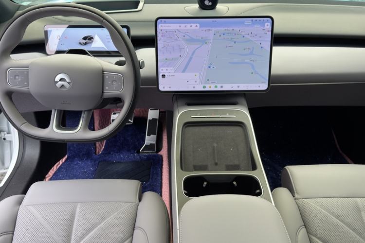 Used Nio ET5T 2025 75 kWh Touring Interior 1