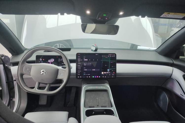 Used Nio ET5T 2025 75 kWh Touring Interior 2