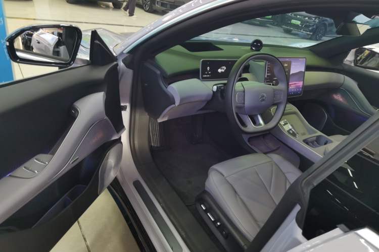 Used Nio ET5T 2025 75 kWh Touring Interior 3
