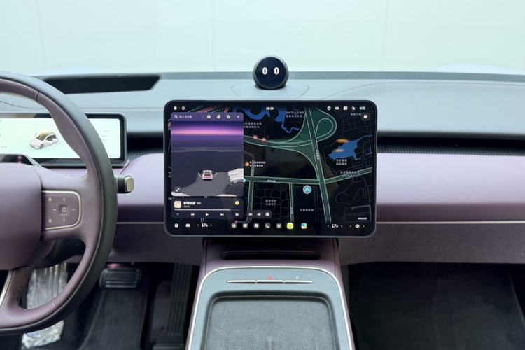 Used Nio ET5T 2025 75 kWh Touring Interior 3